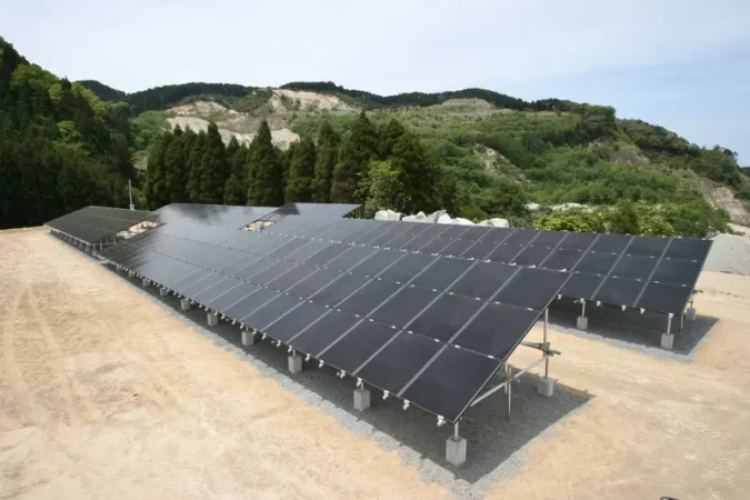 田川郡添田町O様邸 ソーラーフロンティア 野立て太陽光発電49.0KW 297枚丨株式会社エコテックス