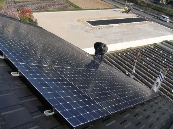 糟屋郡須恵町O様邸 東芝 太陽光発電 4.80KW丨福岡市早良区にあるリフォーム会社 株式会社エコテックス