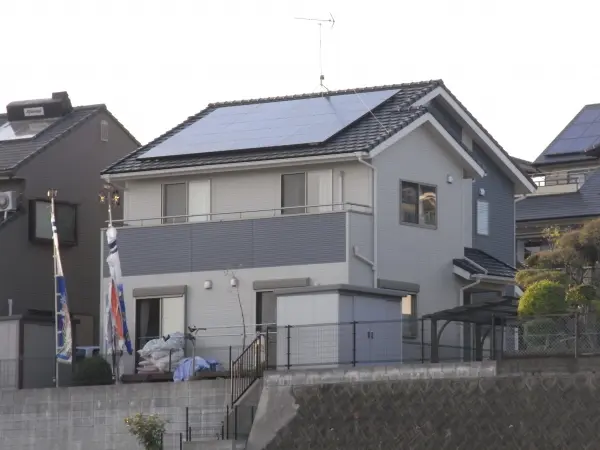 糟屋郡須恵町O様邸 東芝 太陽光発電 4.80KW丨福岡市早良区にあるリフォーム会社 株式会社エコテックス