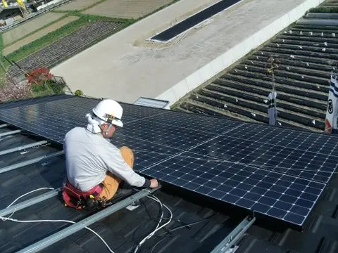 糟屋郡須恵町O様邸 東芝 太陽光発電 4.80KW丨福岡市早良区にあるリフォーム会社 株式会社エコテックス