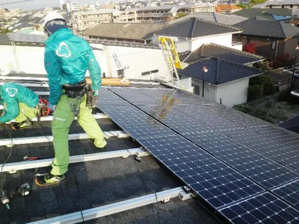 福岡市城南区N様邸 東芝 太陽光発電 10.00KW 40枚丨福岡市早良区にあるリフォーム会社 株式会社エコテックス