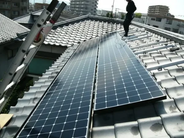 福岡市博多区諸岡W様邸 東芝 太陽光発電3.00KW 12枚丨福岡市早良区にあるリフォーム会社 株式会社エコテックス