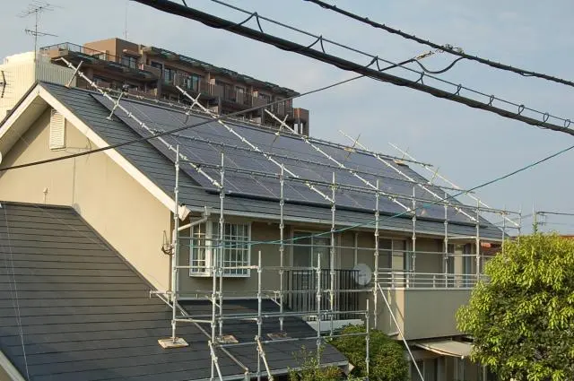 福岡市早良区飯倉T様邸 シャープ 太陽光発電 7.04KW 44枚丨福岡市早良区にあるリフォーム会社 株式会社エコテックス
