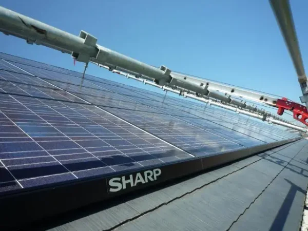 福岡市早良区飯倉T様邸 シャープ 太陽光発電 7.04KW 44枚丨福岡市早良区にあるリフォーム会社 株式会社エコテックス