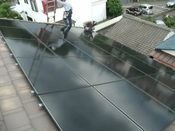 福岡市博多区諸岡T様邸 ソーラーフロンティア 太陽光発電 4.00KW 25枚丨福岡市早良区にあるリフォーム会社 株式会社エコテックス