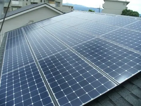 福岡市城南区長尾E様邸 東芝 太陽光発電 4.80KW 20枚丨福岡市早良区にあるリフォーム会社 株式会社エコテックス
