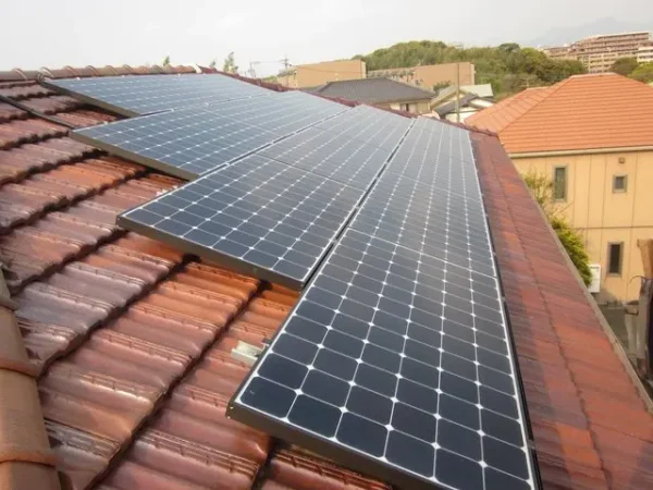福岡市南区若久T様邸 東芝 太陽光発電 5.00KW 20枚丨福岡市早良区にあるリフォーム会社 株式会社エコテックス