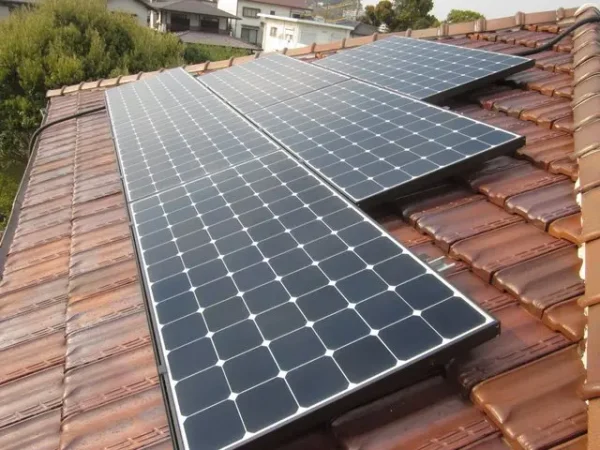 福岡市南区若久T様邸 東芝 太陽光発電 5.00KW 20枚丨福岡市早良区にあるリフォーム会社 株式会社エコテックス