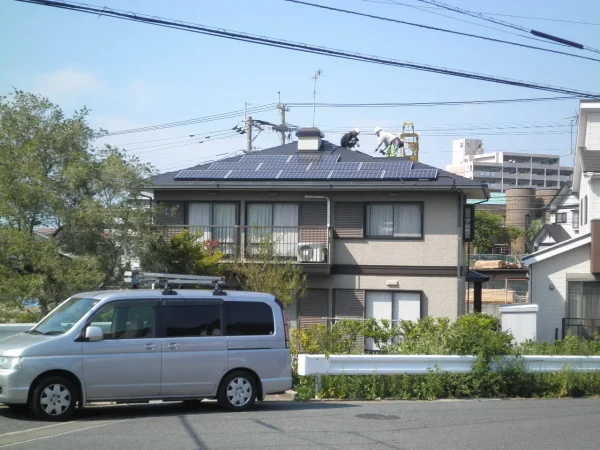 福岡市早良区野芥S様邸 パナソニック 太陽光発電 6.00KW 25枚 工事中の様子もあります丨福岡市早良区にあるリフォーム会社 株式会社エコテックス