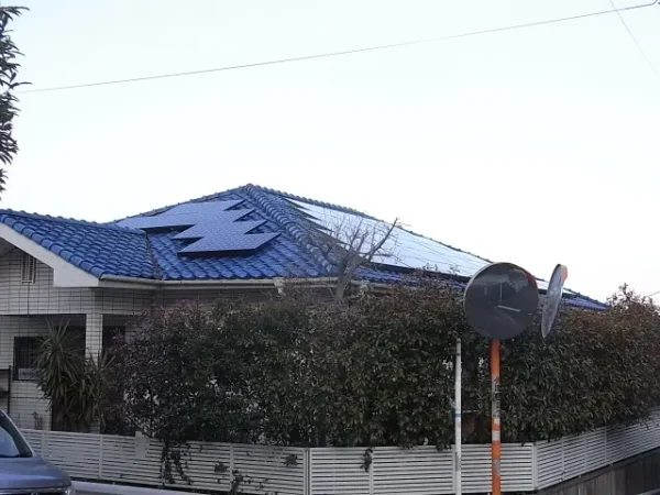 福岡市西区拾六町M様邸 東芝 太陽光発電 10.00KW 40枚丨福岡市早良区にあるリフォーム会社 株式会社エコテックス