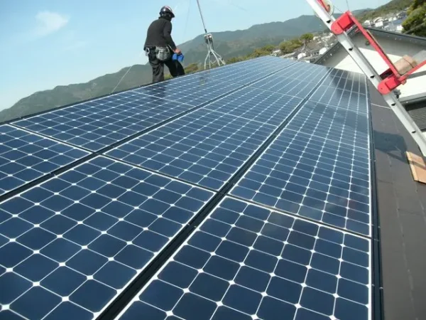 糟屋郡篠栗町N様邸 東芝 太陽光発電 4.50KW 18枚丨福岡市早良区にあるリフォーム会社 株式会社エコテックス