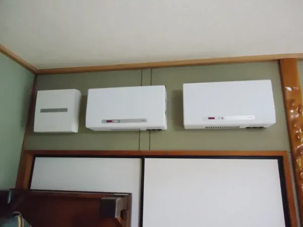 福岡市早良区次郎丸M様邸 東芝 太陽光発電 10.50KW 42枚丨福岡市早良区にあるリフォーム会社 株式会社エコテックス