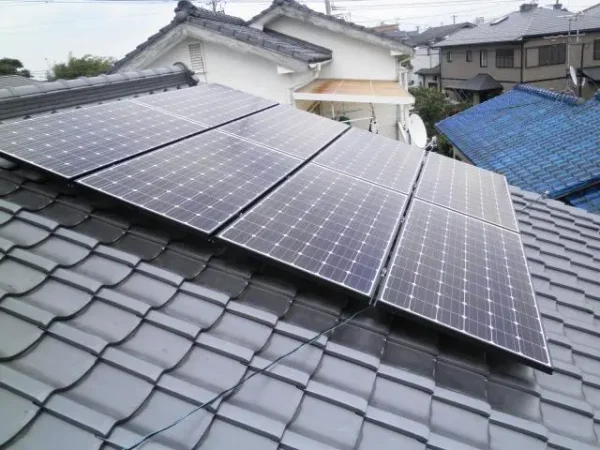 福岡市早良区次郎丸M様邸 サンヨー 太陽光発電 4.60KW 20枚丨福岡市早良区にあるリフォーム会社 株式会社エコテックス