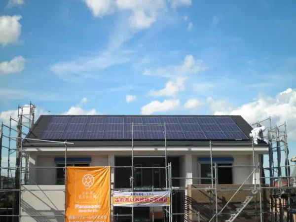 福岡市西区室見が丘I邸 シャープ 太陽光発電 4.89KW 30枚丨福岡市早良区にあるリフォーム会社 株式会社エコテックス