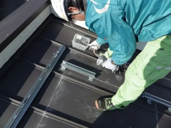 福岡市早良区四箇T様邸 シャープ 太陽光発電 4.40KW 22枚丨福岡市早良区にあるリフォーム会社 株式会社エコテックス