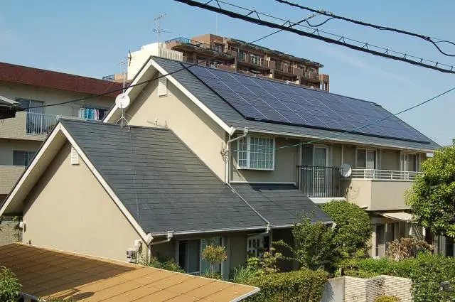 福岡市早良区飯倉T様邸 シャープ 太陽光発電 7.04KW 44枚丨福岡市早良区にあるリフォーム会社 株式会社エコテックス